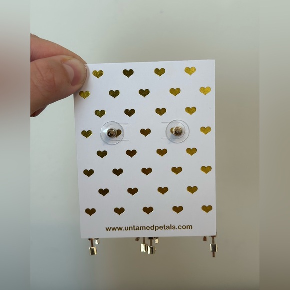 NWT Untamed Petals Large Gold Crystal Earrings - Picture 3 of 3